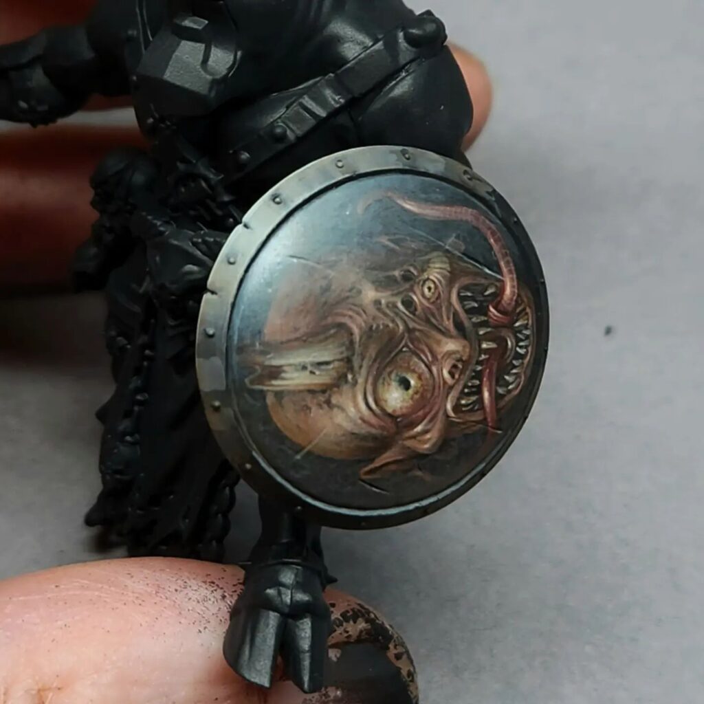 how to a paint a shield for an Ogroid from the Slaves to Darkness