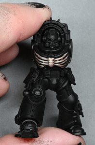 how to freehand ribs on the new Terminator Chaplain